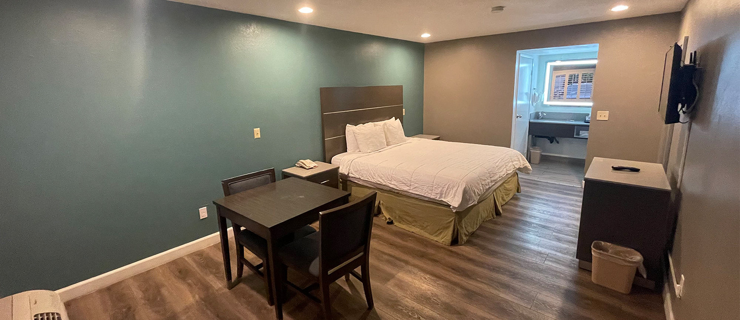 STAY IN OUR SPACIOUS GUEST ROOMS FULL OF AMENITIES